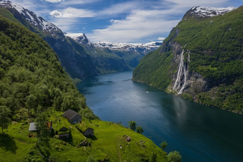 Fiordos del Norte y Carretera de los Trolls